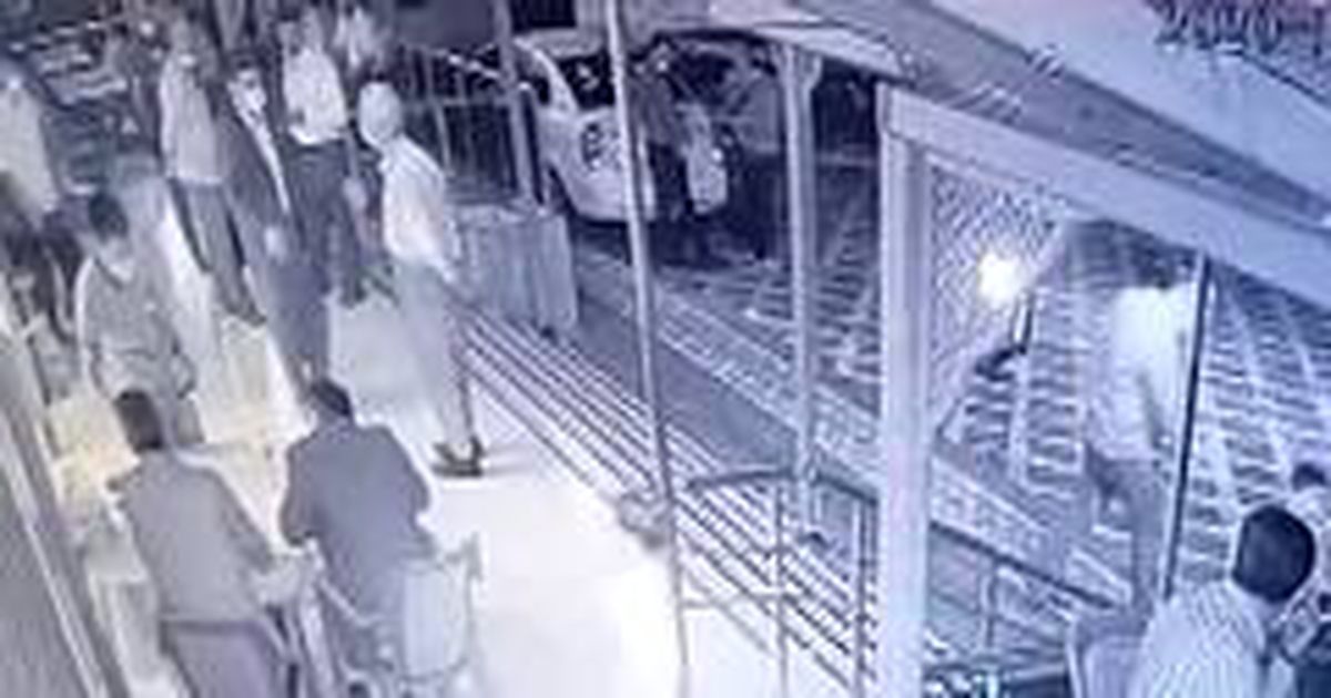 Gelin ve damadı düğünde dolandırdı! Sahte çeyreği taktı, gerçeğini çaldı