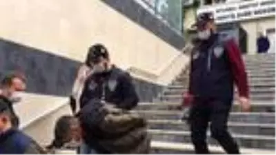 Duvarı delip girdikleri iş yerinden hırsızlık yapan 4 şüpheli böyle yakalandı Duvarı delip girdikleri iş yerinden hırsızlık yapan 4 şüpheli böyle yakalandı