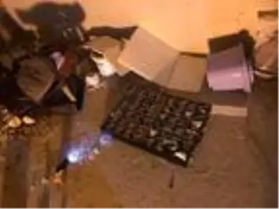 Duvarı delip girdikleri iş yerinden hırsızlık yapan 4 şüpheli böyle yakalandı Duvarı delip girdikleri iş yerinden hırsızlık yapan 4 şüpheli böyle yakalandı