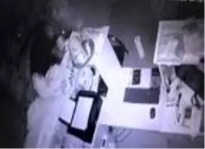 Duvarı delip girdikleri iş yerinden hırsızlık yapan 4 şüpheli böyle yakalandı Duvarı delip girdikleri iş yerinden hırsızlık yapan 4 şüpheli böyle yakalandı