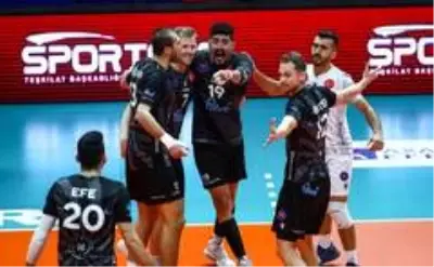 Efeler Ligi: Spor Toto: 0 Halkbank Ankara: 3 Efeler Ligi: Spor Toto: 0 Halkbank Ankara: 3