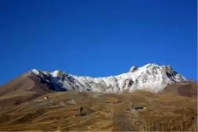 Erciyes Dağı beyaz örtüsünü giyindi Erciyes Dağı beyaz örtüsünü giyindi