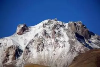 Erciyes Dağı beyaz örtüsünü giyindi Erciyes Dağı beyaz örtüsünü giyindi