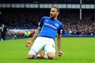 Everton, Beşiktaş'a Cenk Tosun'u önerdi Everton, Beşiktaş'a Cenk Tosun'u önerdi