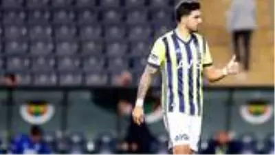Fenerbahçe, Ozan Tufan'ın sözleşmesindeki serbest kalma maddesini 20 milyon euroya çıkardı Fenerbahçe, Ozan Tufan'ın sözleşmesindeki serbest kalma maddesini 20 milyon euroya çıkardı