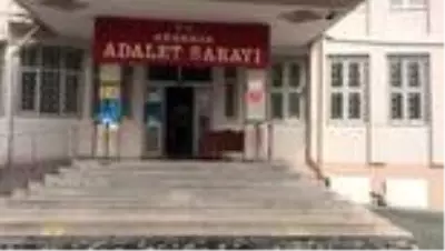 Konya'da genç avukatı bıçakla yaralayan şüpheli tutuklandı Konya'da genç avukatı bıçakla yaralayan şüpheli tutuklandı