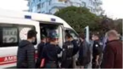 Polis, intihara kalkışan genci bir anlık dalgınlığından yararlanarak kurtardı Polis, intihara kalkışan genci bir anlık dalgınlığından yararlanarak kurtardı