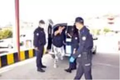 Kadınların kavgasını ayırmak isteyen başgardiyan, tabancayla yaralandı Kadınların kavgasını ayırmak isteyen başgardiyan, tabancayla yaralandı