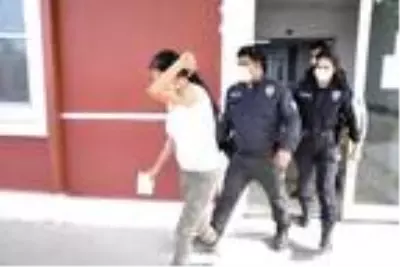 Kadınların kavgasını ayırmak isteyen başgardiyan, tabancayla yaralandı Kadınların kavgasını ayırmak isteyen başgardiyan, tabancayla yaralandı