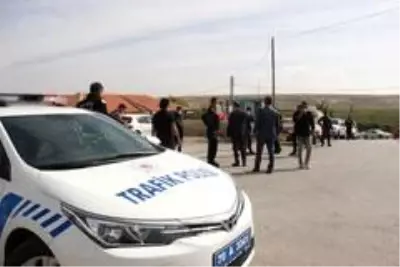 Kadınların kavgasını ayırmak isteyen gardiyan silahla yaralandı Kadınların kavgasını ayırmak isteyen gardiyan silahla yaralandı