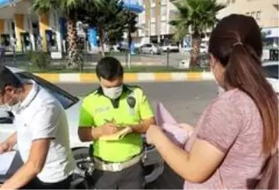 Son dakika: Kahta'da polis ekiplerinden maske denetimi Son dakika: Kahta'da polis ekiplerinden maske denetimi