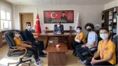 Karatede derece yapan öğrenciler, Ekinci'yi ziyaret etti Karatede derece yapan öğrenciler, Ekinci'yi ziyaret etti