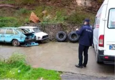 Kdz. Ereğli Belediyesi sanayi sitelerini hurda araçlardan temizliyor Kdz. Ereğli Belediyesi sanayi sitelerini hurda araçlardan temizliyor