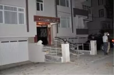Konya'da avukatı bıçaklayan zanlı adliyeye sevk edildi Konya'da avukatı bıçaklayan zanlı adliyeye sevk edildi