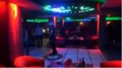Koronavirüsü hiçe sayıp, eğlence yapan 25 kişiye 80 bin TL ceza Koronavirüsü hiçe sayıp, eğlence yapan 25 kişiye 80 bin TL ceza