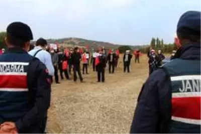 Kurulmak istenen hindi çiftliğine iki mahalle halkı karşı çıktı Kurulmak istenen hindi çiftliğine iki mahalle halkı karşı çıktı