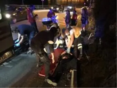 Kuşadası'nda motosikletler çarpıştı: 2 yaralı Kuşadası'nda motosikletler çarpıştı: 2 yaralı