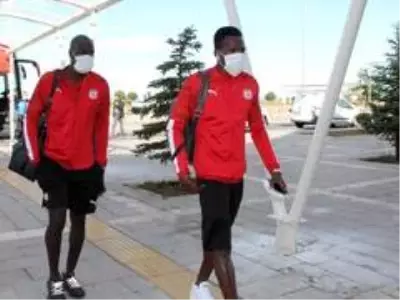 Demir Grup Sivasspor, Villarreal maçı için İspanya'ya gitti (2) Demir Grup Sivasspor, Villarreal maçı için İspanya'ya gitti (2)