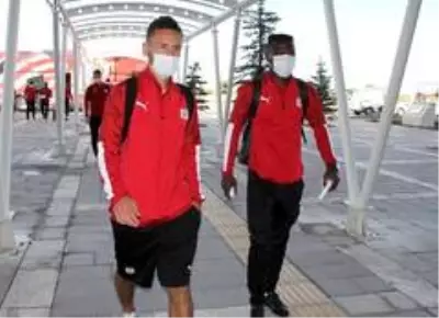 Demir Grup Sivasspor, Villarreal maçı için İspanya'ya gitti (2) Demir Grup Sivasspor, Villarreal maçı için İspanya'ya gitti (2)