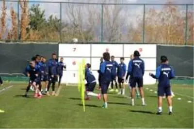 Mehmet Özdilek: 'Galatasaray'ı yenerek yolumuza devam etmek istiyoruz' Mehmet Özdilek: 'Galatasaray'ı yenerek yolumuza devam etmek istiyoruz'