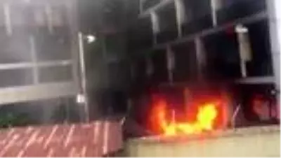 Nijerya'da devam eden protestolarda otobüs terminali ve binalar ateşe verildi Nijerya'da devam eden protestolarda otobüs terminali ve binalar ateşe verildi