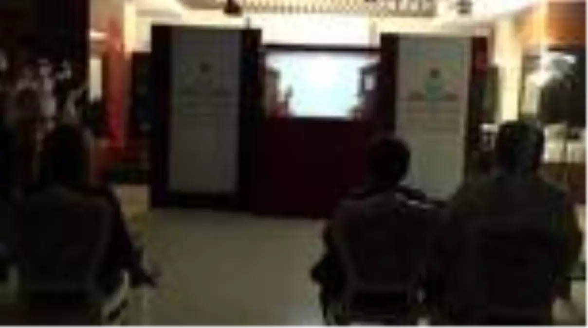 Öğretmenler Karagöz ve Hacivat gölge oyunu eğitimi aldılar