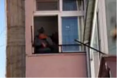 Onarmak için çıktığı çatıdan düşen eski genel müdür öldü Onarmak için çıktığı çatıdan düşen eski genel müdür öldü