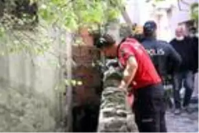 Onarmak için çıktığı çatıdan düşen eski genel müdür öldü Onarmak için çıktığı çatıdan düşen eski genel müdür öldü