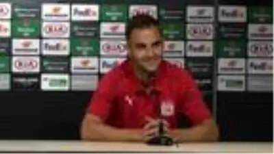 Çalımbay: 'Amacımız Villarreal maçından puan ya da puanlar almak' Çalımbay: 'Amacımız Villarreal maçından puan ya da puanlar almak'
