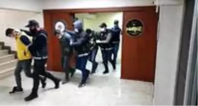 Şafak operasyonunda gözaltına alınan 15 şüpheliden 10'u tutuklandı Şafak operasyonunda gözaltına alınan 15 şüpheliden 10'u tutuklandı