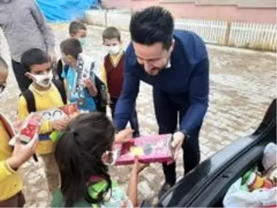 Şair Özdemir, Şarkışla Samankaya Köyü'nde iyiliği paylaştı Şair Özdemir, Şarkışla Samankaya Köyü'nde iyiliği paylaştı