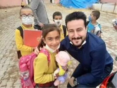 Şair Özdemir, Şarkışla Samankaya Köyü'nde iyiliği paylaştı Şair Özdemir, Şarkışla Samankaya Köyü'nde iyiliği paylaştı