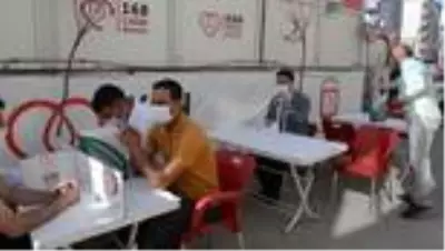 Silopi Sosyal Hizmet Merkezi personelinden kan bağışı Silopi Sosyal Hizmet Merkezi personelinden kan bağışı