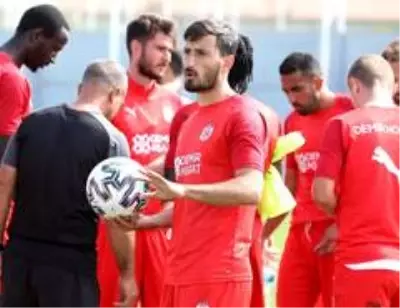 Sivasspor'da Villarreal maçı öncesi 3 eksik! Sivasspor'da Villarreal maçı öncesi 3 eksik!