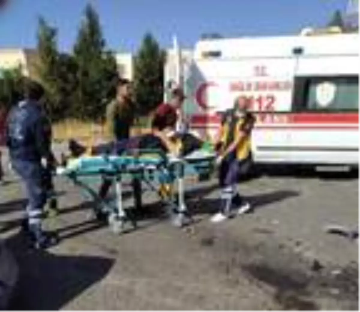 Siverek'te otomobiller çarpıştı: 3 yaralı