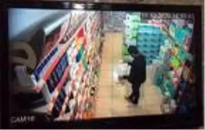 Son Dakika | Sultangazi'de marketten hırsızlık anları kamerada Son Dakika | Sultangazi'de marketten hırsızlık anları kamerada