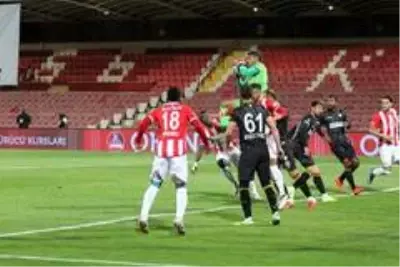 TFF 1. Lig: Balıkesirspor: 0 Beypiliç Boluspor: 0