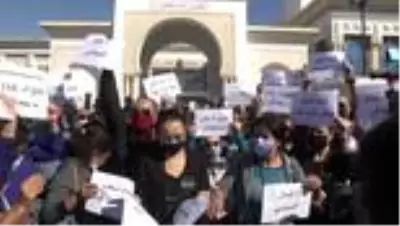 Son dakika! Tunus'ta medyada yeni düzenlemeler içeren yasa tasarısı protesto edildi Son dakika! Tunus'ta medyada yeni düzenlemeler içeren yasa tasarısı protesto edildi