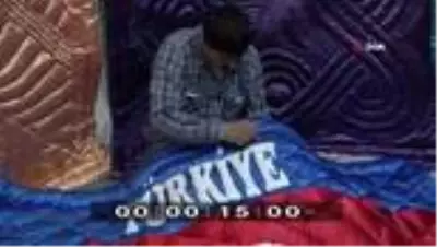Türkiye Azerbaycan dostluğunu yorgana işledi Türkiye Azerbaycan dostluğunu yorgana işledi