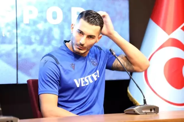Uğurcan Çakır'dan transfer itirafı: Gelen teklifler yüzünden kafam karıştı Uğurcan Çakır'dan transfer itirafı: Gelen teklifler yüzünden kafam karıştı
