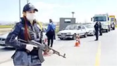 Vakalardaki vahim artış sonrası Cumhurbaşkanı Yardımcısı Oktay, herkesin merak ettiği soruyu yanıtladı: İlave tedbirler gündemde değil Vakalardaki vahim artış sonrası Cumhurbaşkanı Yardımcısı Oktay, herkesin merak ettiği soruyu yanıtladı: İlave tedbirler gündemde değil