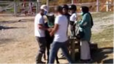 Vücut ağrısı yaşayan çocuklar atla fizyoterapi sayesinde iyileşiyor Vücut ağrısı yaşayan çocuklar atla fizyoterapi sayesinde iyileşiyor