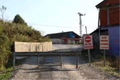 589 nüfuslu köy karantinaya alındı, giriş ve çıkışlar kapatıldı 589 nüfuslu köy karantinaya alındı, giriş ve çıkışlar kapatıldı