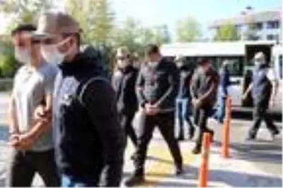 Afyonkarahisar'da FETÖ'den gözaltına alınan 3 şüpheli serbest bırakıldı Afyonkarahisar'da FETÖ'den gözaltına alınan 3 şüpheli serbest bırakıldı