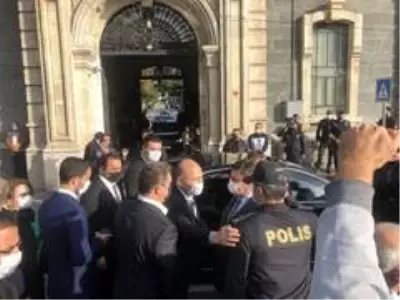 AK Parti İstanbul Milletvekili Markar Esayan'nın cenazesi toprağa verildi AK Parti İstanbul Milletvekili Markar Esayan'nın cenazesi toprağa verildi
