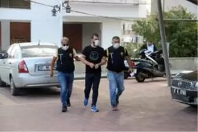 Son dakika haberleri! Alanya'da silahlı yaralama olayının şüphelisi uyuşturucu baskında yakalandı Son dakika haberleri! Alanya'da silahlı yaralama olayının şüphelisi uyuşturucu baskında yakalandı