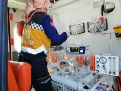 Ambulans uçakla bir günde iki bebek operasyonu Ambulans uçakla bir günde iki bebek operasyonu