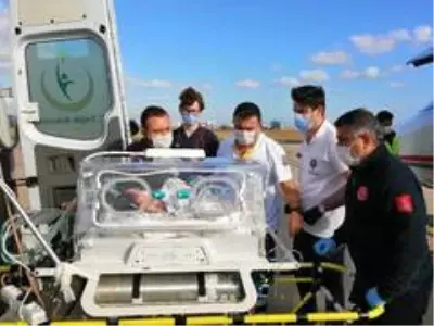 Ambulans uçakla bir günde iki bebek operasyonu Ambulans uçakla bir günde iki bebek operasyonu
