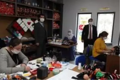 Ardahan'da 23 kadın Damal Bebeği üretiyor Ardahan'da 23 kadın Damal Bebeği üretiyor