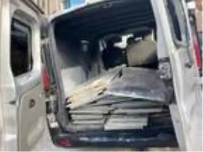 Arnavutköy'deki hırsızlık şebekesi polisin kovalamacası sonucu yakalandı Arnavutköy'deki hırsızlık şebekesi polisin kovalamacası sonucu yakalandı
